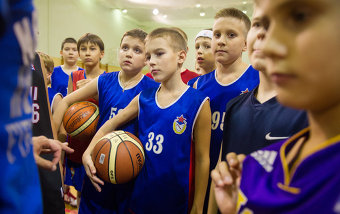 Школа находится на содержании спортобщества ЦСКА и вопреки предположениям не имеет прямого отношения к одноименному баскетбольному клубу