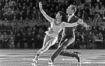 В 1967 году Ирина Роднина и Алексей Уланов впервые громко заявили о себе. Но на первую свою Олимпиаду поехали только через пять лет