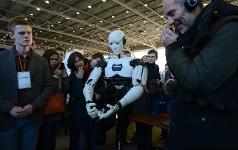 Антропоморфное существо из Франции InMoov смахивает на персонажа фильма «Я, робот»