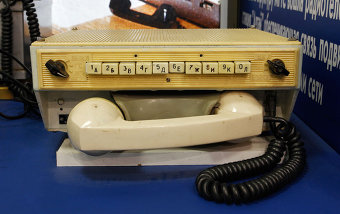 Один из экспонатов музея – кнопочный телефон «Алтай» 1967 года, который устанавливался в правительственных машинах